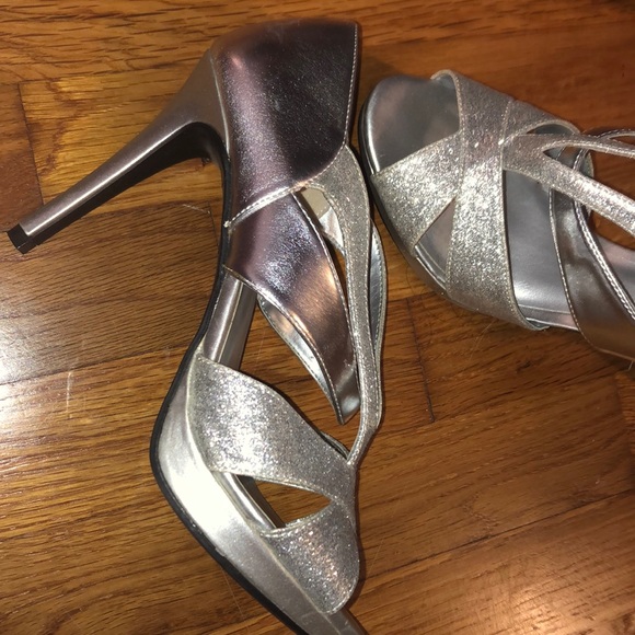 heels - Picture 2 of 2